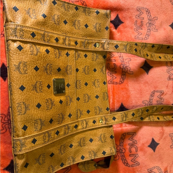 MCM Long Handle Tote Bag - Picture 3 of 7